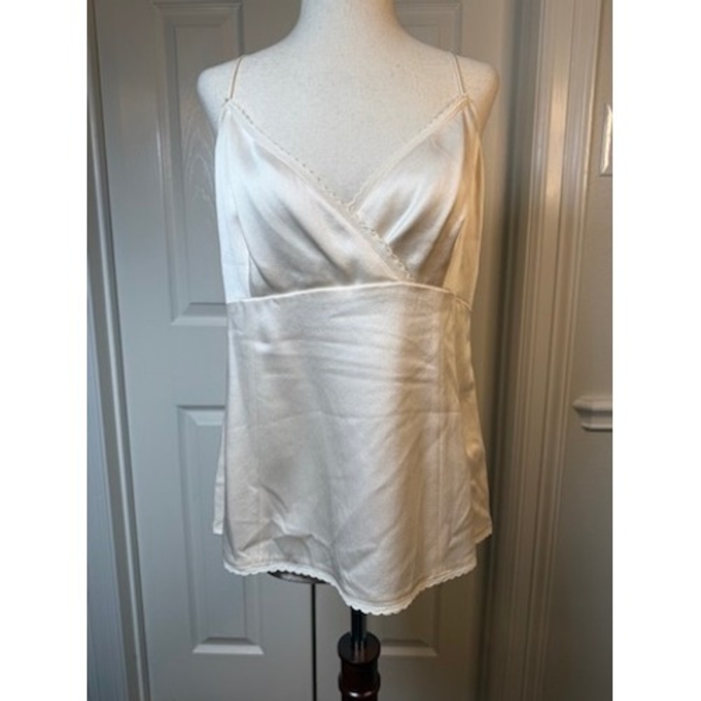 Ellen Tracy Ivory 100% Silk Camisole Scalloped Hem Surplice Top Size 12 NWT